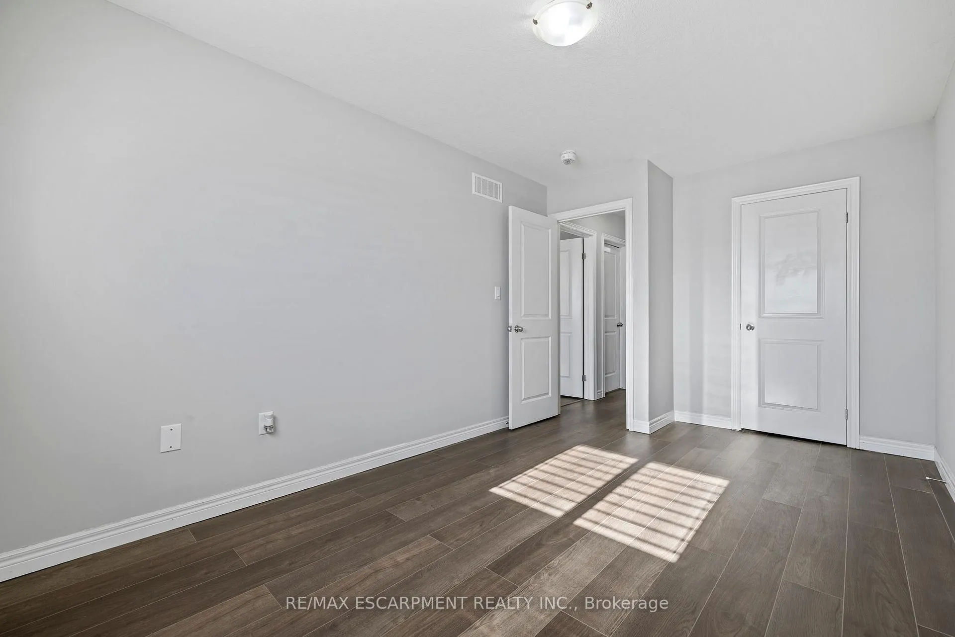Photo 31 of 14 Serenity Lane, Hamilton, Rural Glanbrook — HOMEH