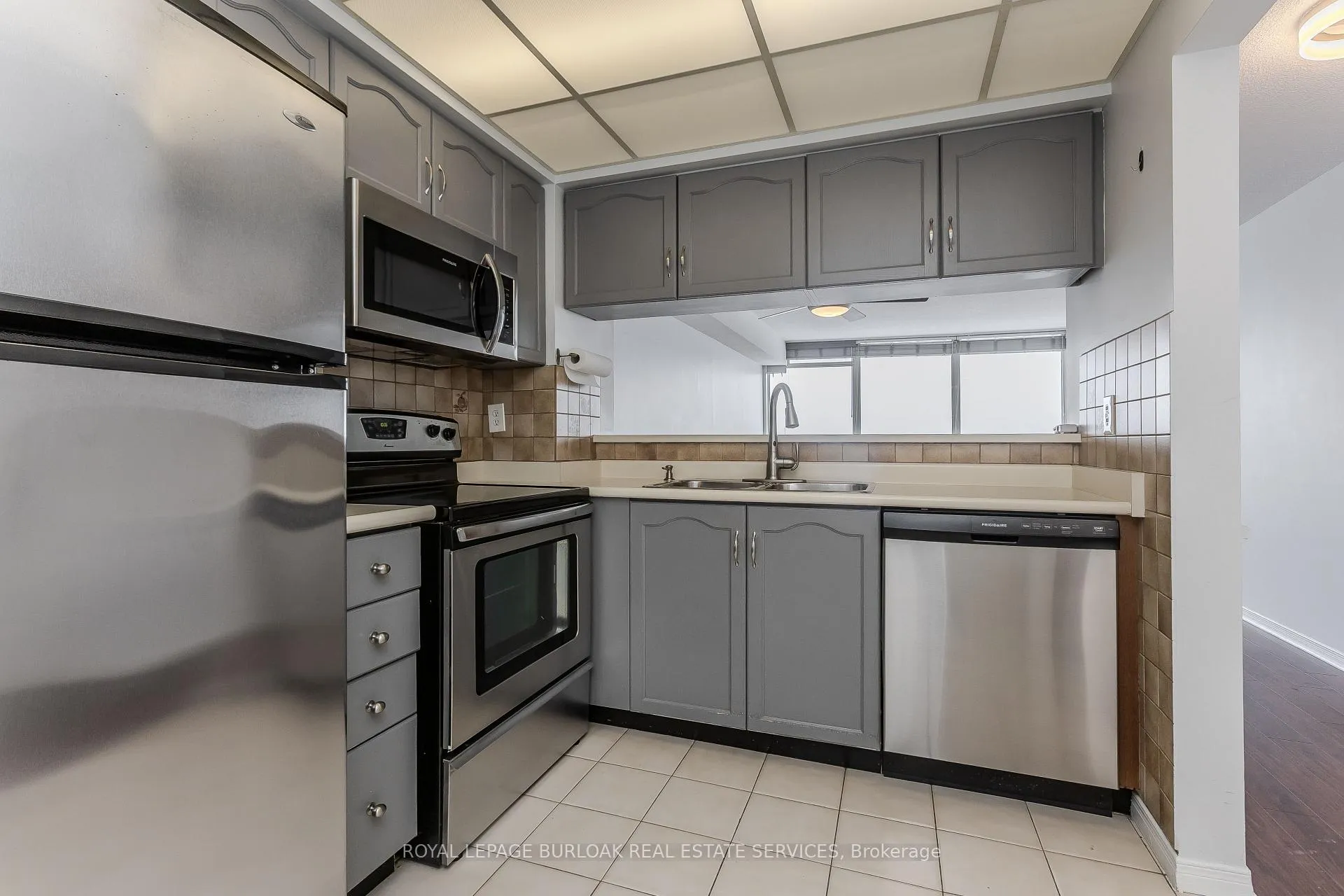 Photo 5 of Unit 508, 495 Highway 8, Hamilton, Stoney Creek — HOMEH