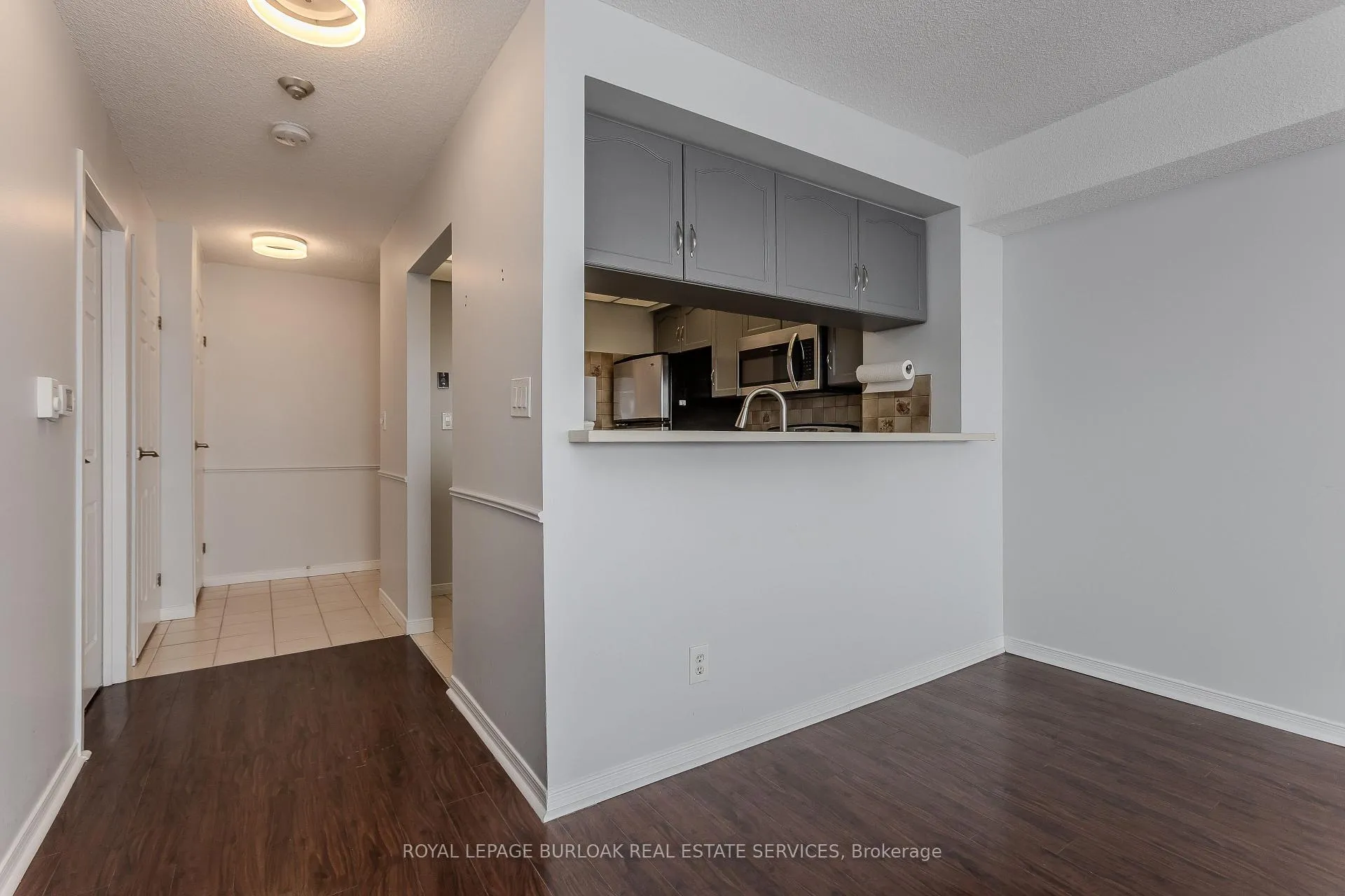 Photo 7 of Unit 508, 495 Highway 8, Hamilton, Stoney Creek — HOMEH