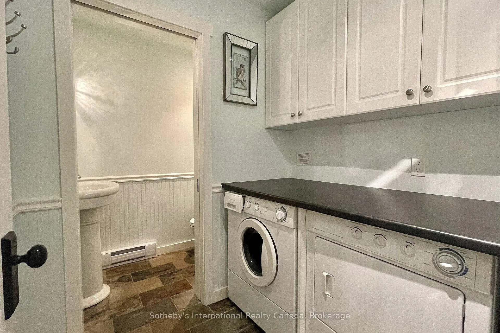 Photo 18 of 571 Oxbow Crescent, Collingwood — HOMEH