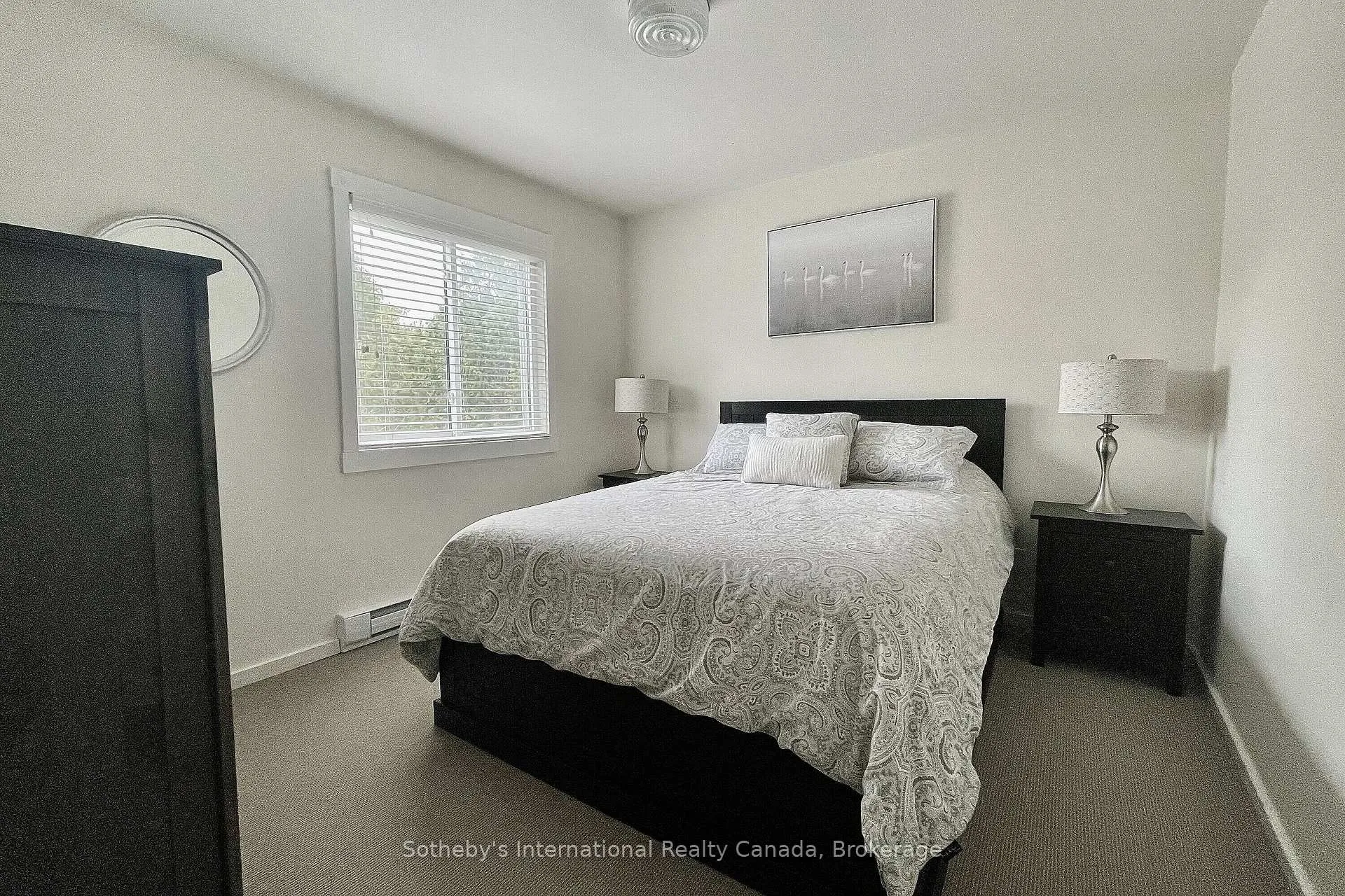 Photo 33 of 571 Oxbow Crescent, Collingwood — HOMEH