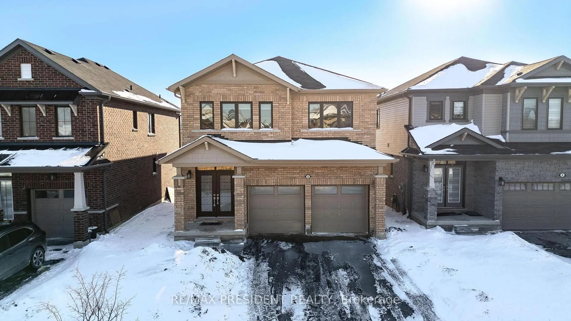 Photo 1 of 12 Midhurst Heights, Hamilton, Stoney Creek — HOMEH