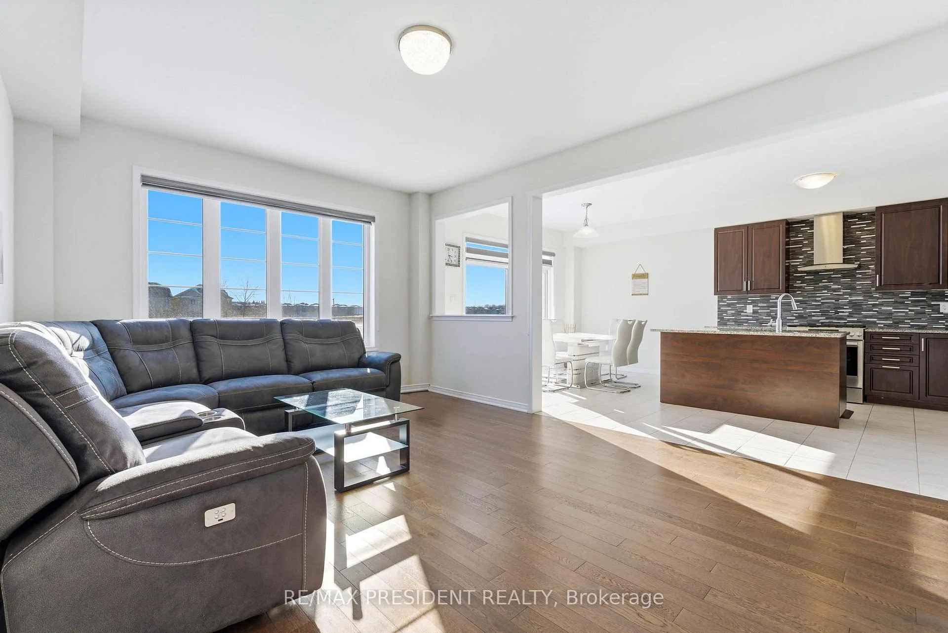 Photo 11 of 12 Midhurst Heights, Hamilton, Stoney Creek — HOMEH