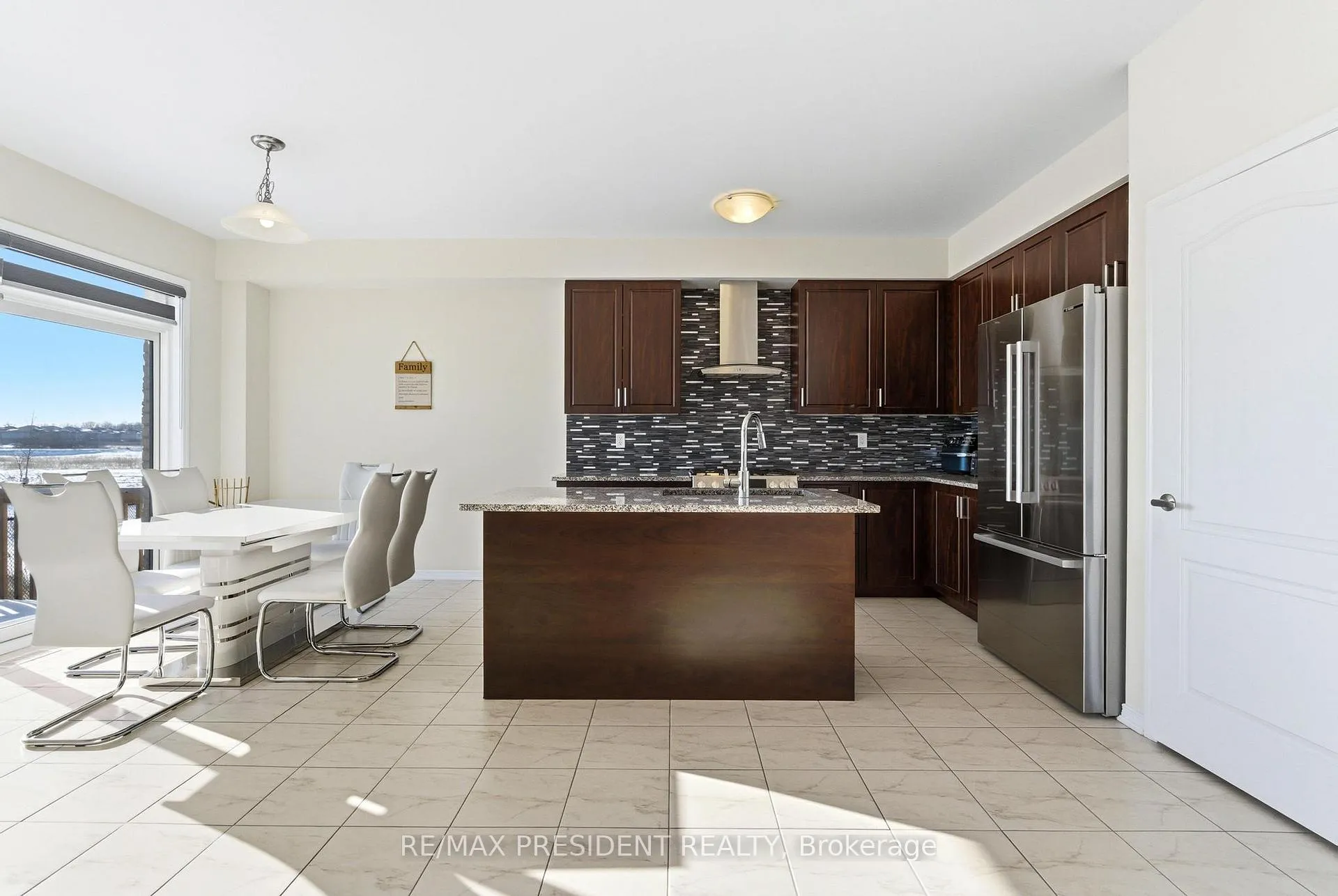 Photo 12 of 12 Midhurst Heights, Hamilton, Stoney Creek — HOMEH