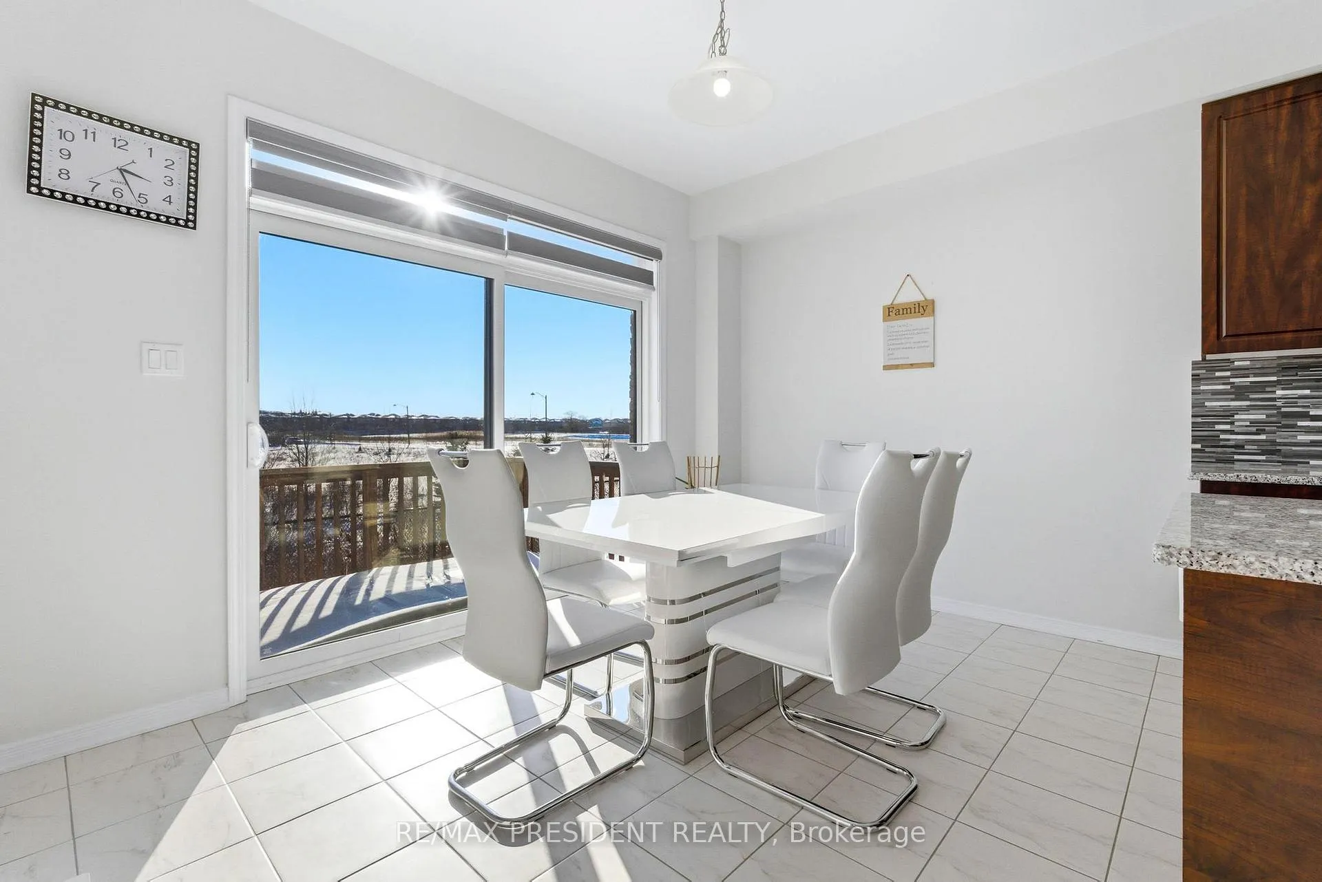 Photo 14 of 12 Midhurst Heights, Hamilton, Stoney Creek — HOMEH
