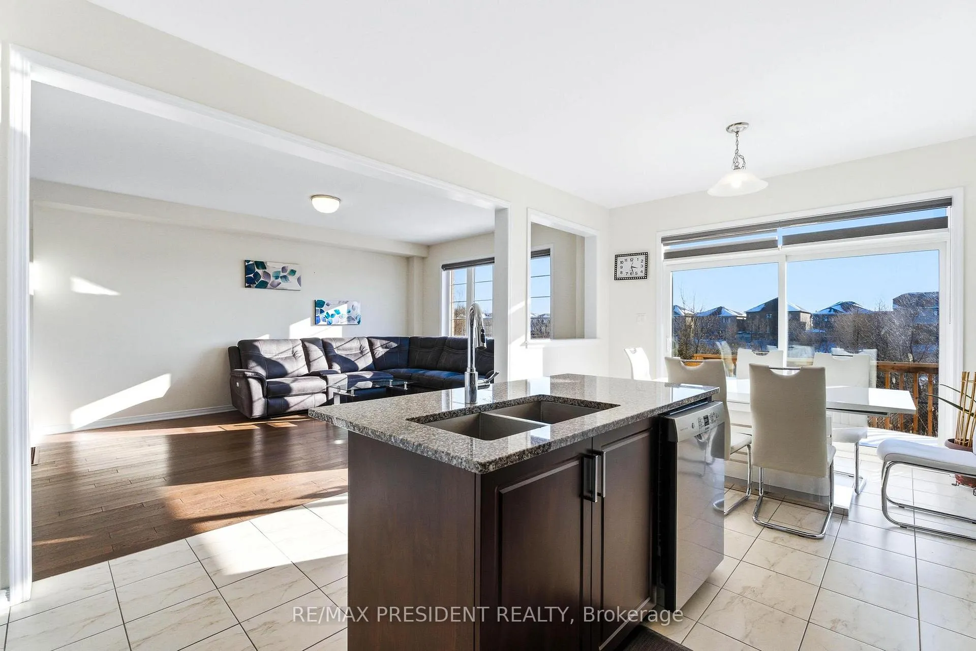 Photo 18 of 12 Midhurst Heights, Hamilton, Stoney Creek — HOMEH