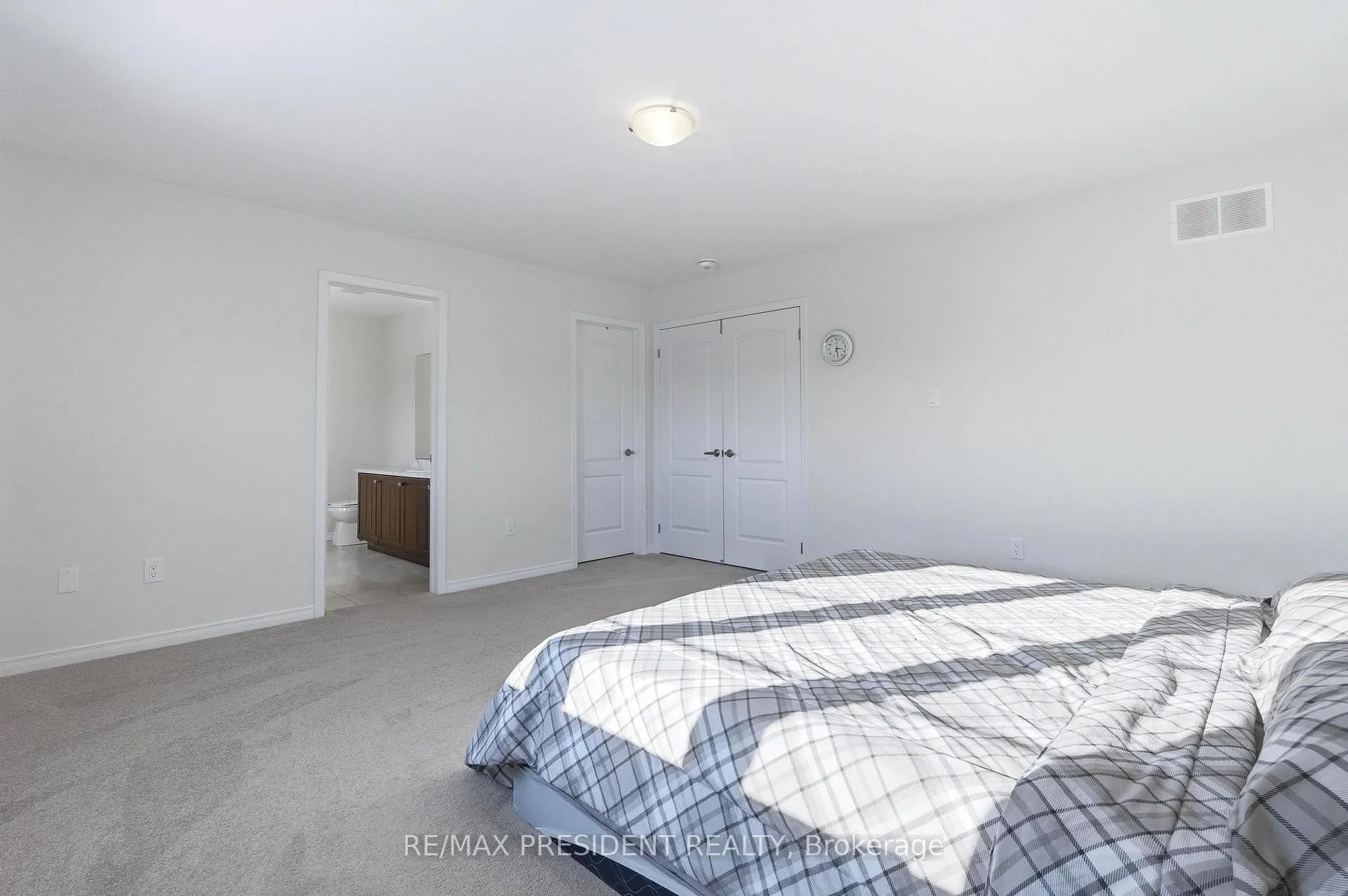 Photo 21 of 12 Midhurst Heights, Hamilton, Stoney Creek — HOMEH
