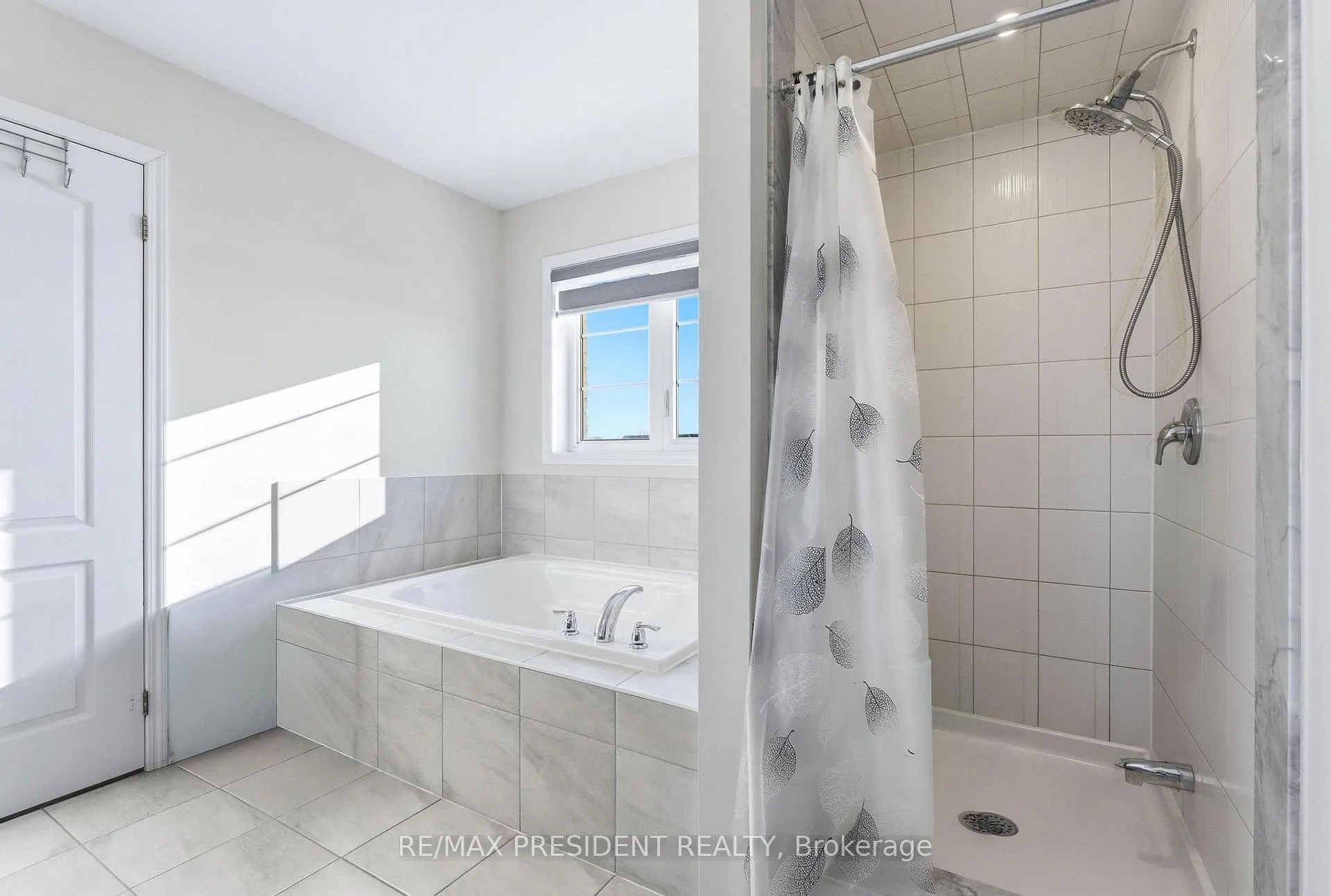 Photo 23 of 12 Midhurst Heights, Hamilton, Stoney Creek — HOMEH