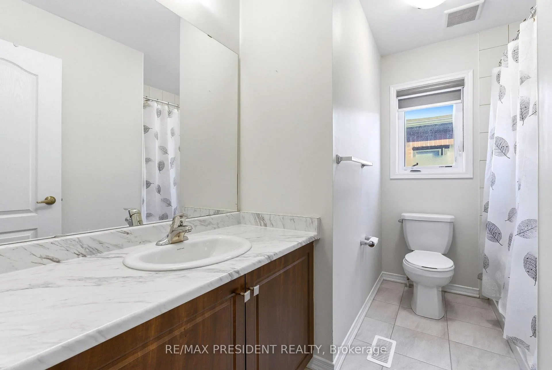 Photo 28 of 12 Midhurst Heights, Hamilton, Stoney Creek — HOMEH