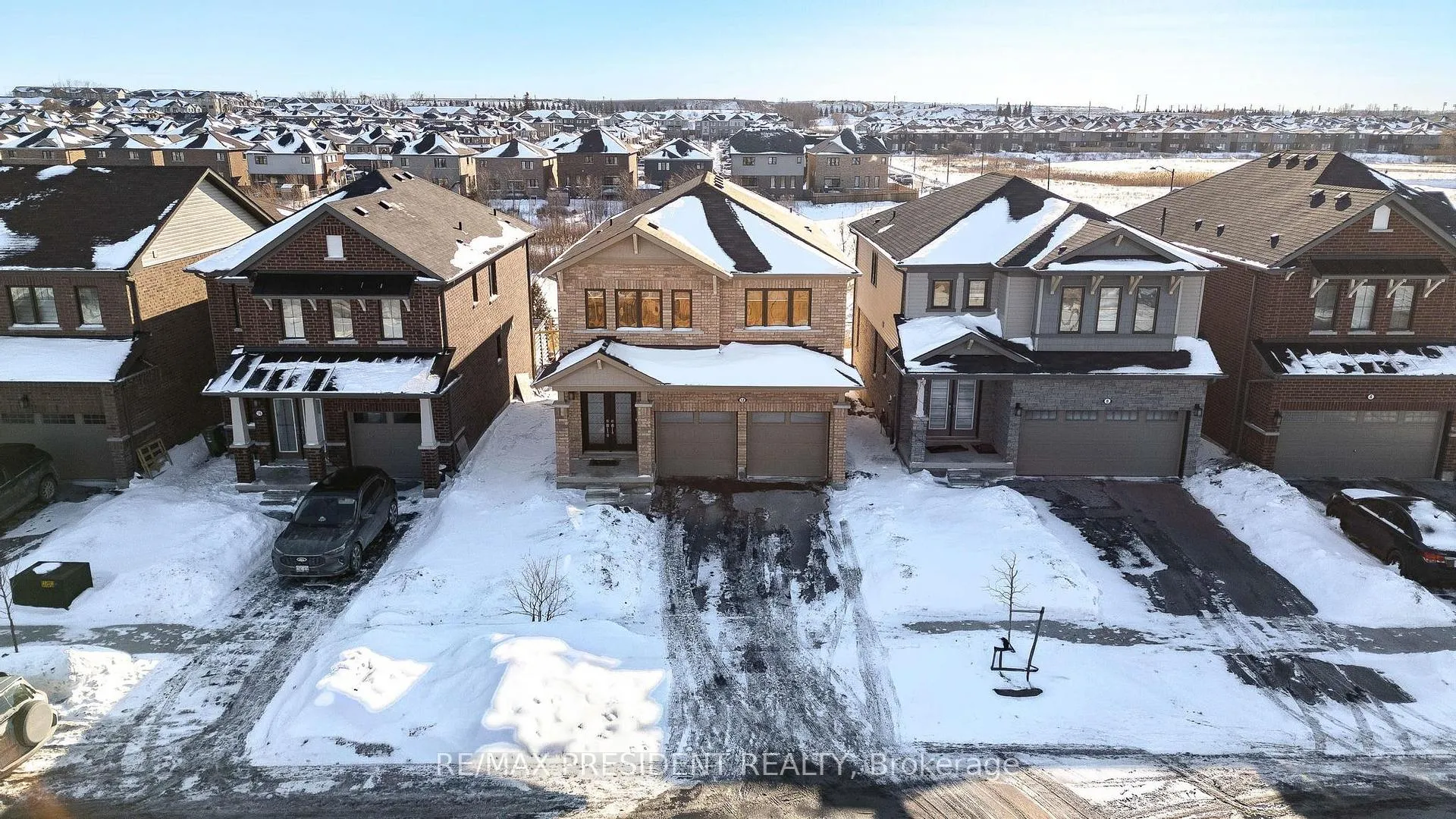 Photo 37 of 12 Midhurst Heights, Hamilton, Stoney Creek — HOMEH