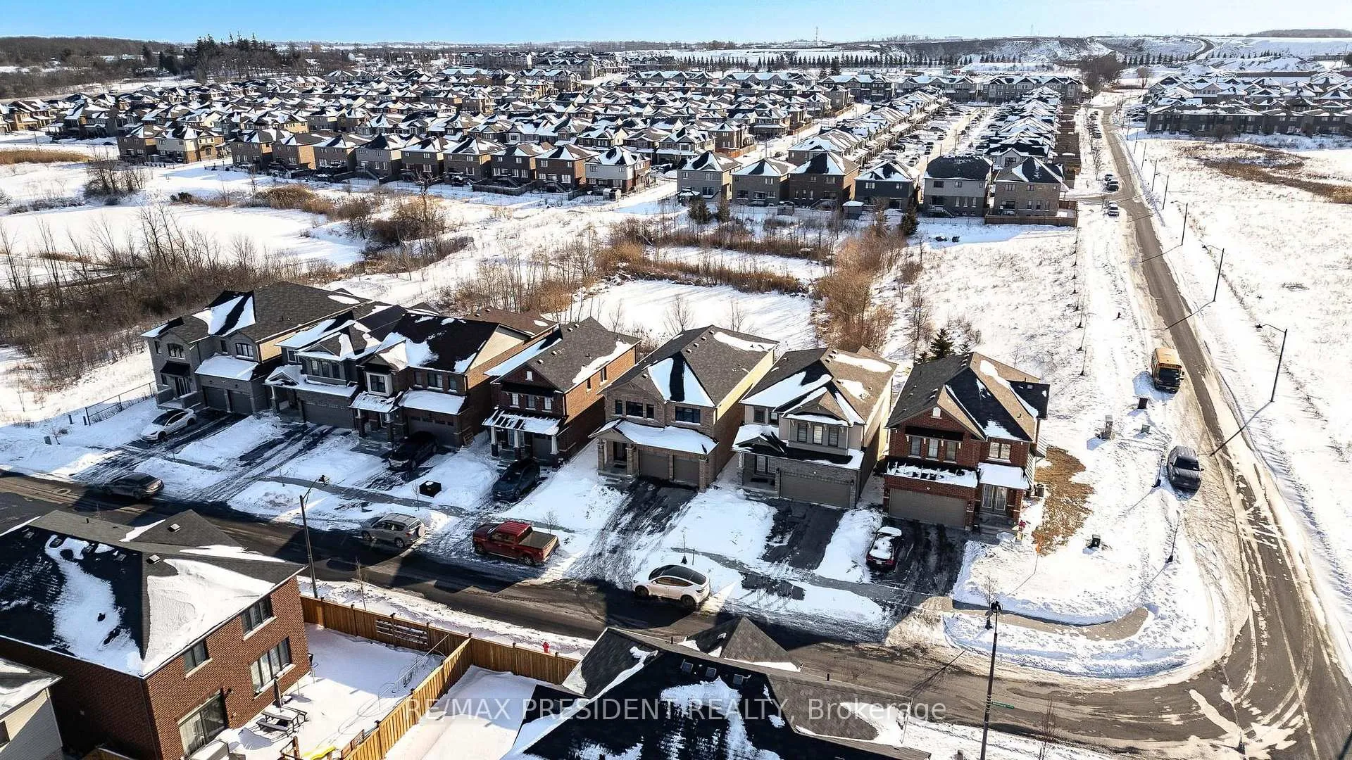 Photo 41 of 12 Midhurst Heights, Hamilton, Stoney Creek — HOMEH