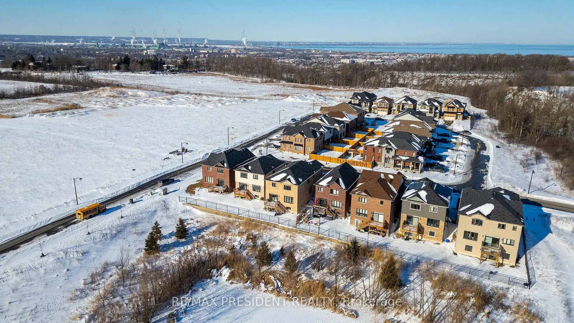 Photo 49 of 12 Midhurst Heights, Hamilton, Stoney Creek — HOMEH