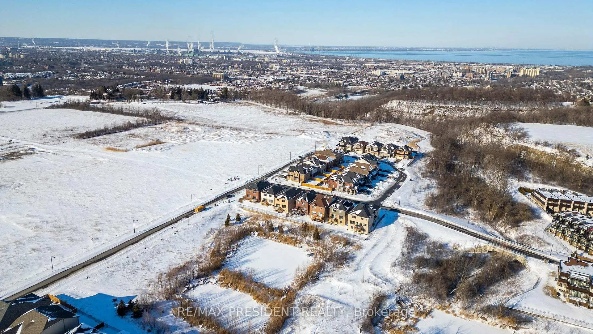 Photo 50 of 12 Midhurst Heights, Hamilton, Stoney Creek — HOMEH