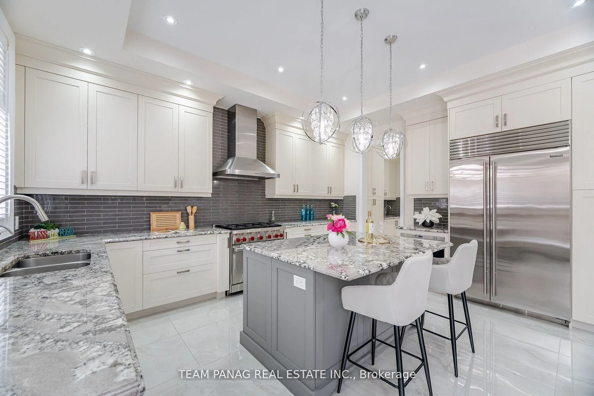 Photo 12 of 76 Balderson Drive, Vaughan, Kleinburg — HOMEH