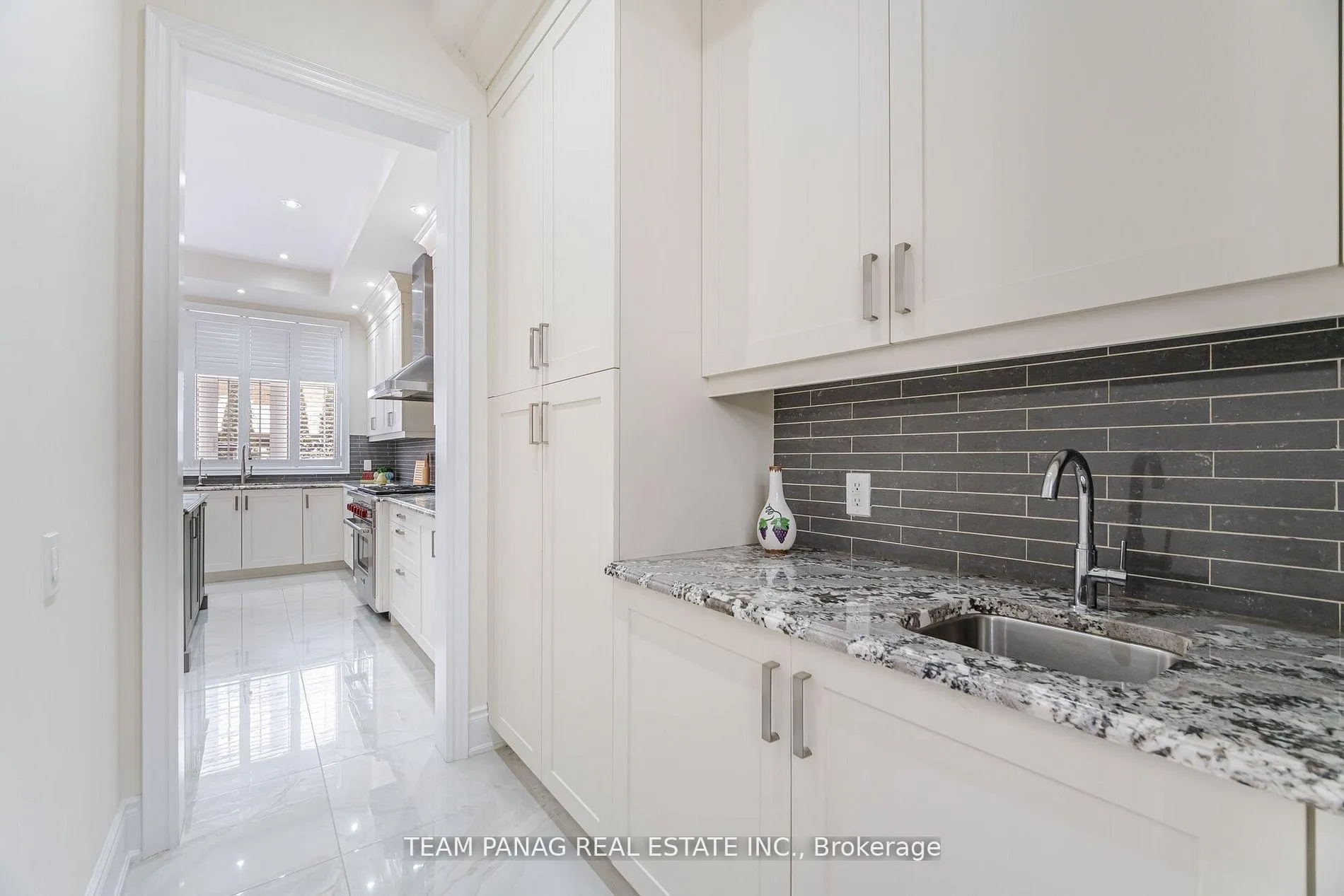 Photo 14 of 76 Balderson Drive, Vaughan, Kleinburg — HOMEH