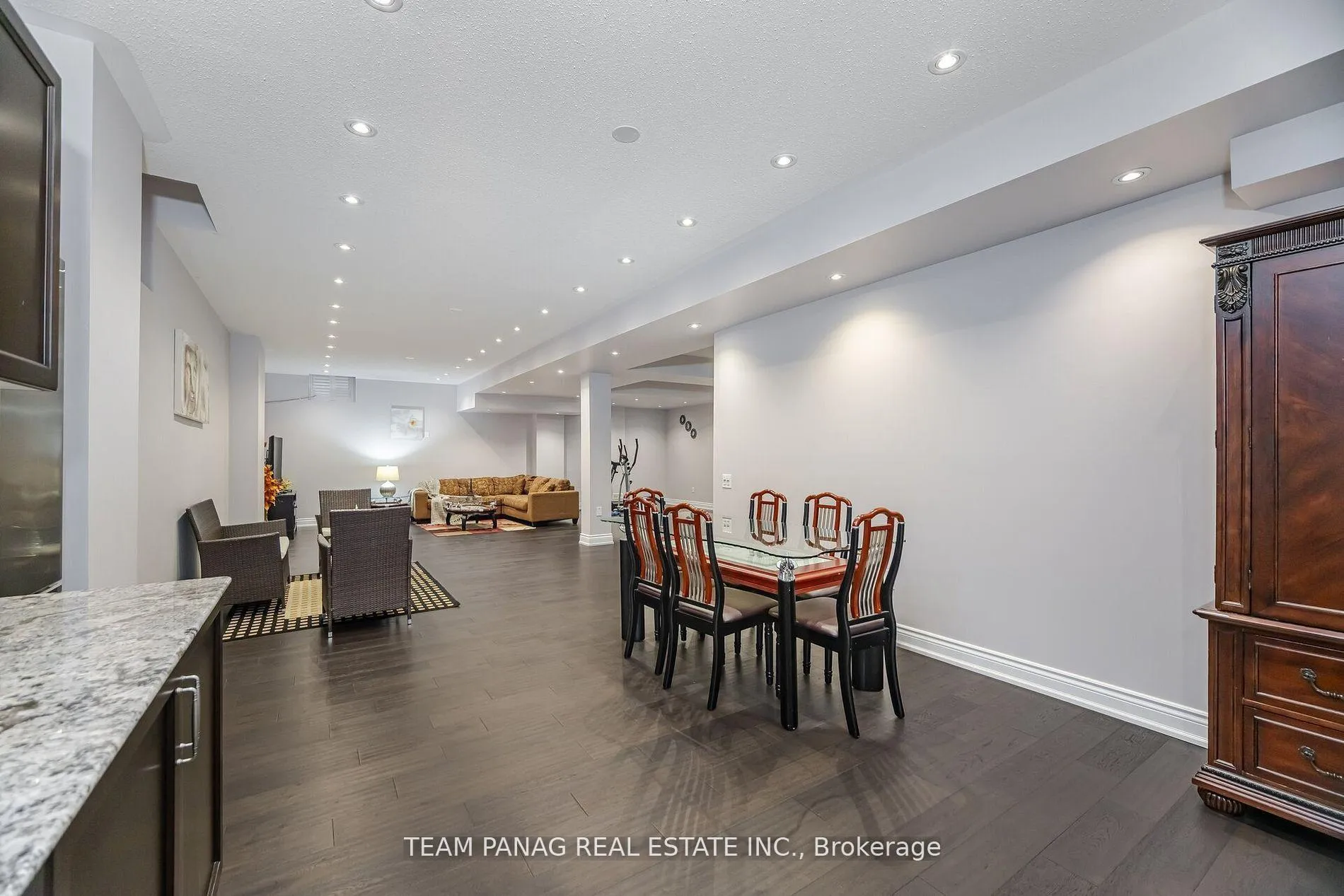 Photo 40 of 76 Balderson Drive, Vaughan, Kleinburg — HOMEH