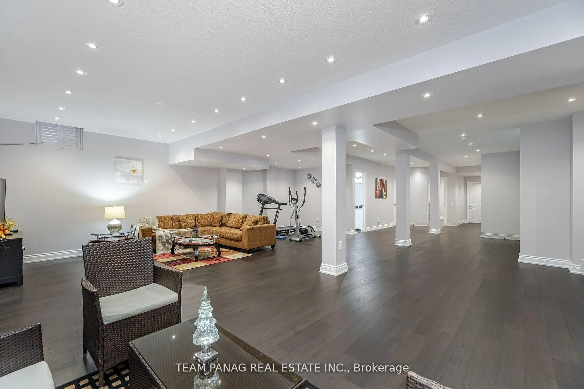Photo 41 of 76 Balderson Drive, Vaughan, Kleinburg — HOMEH