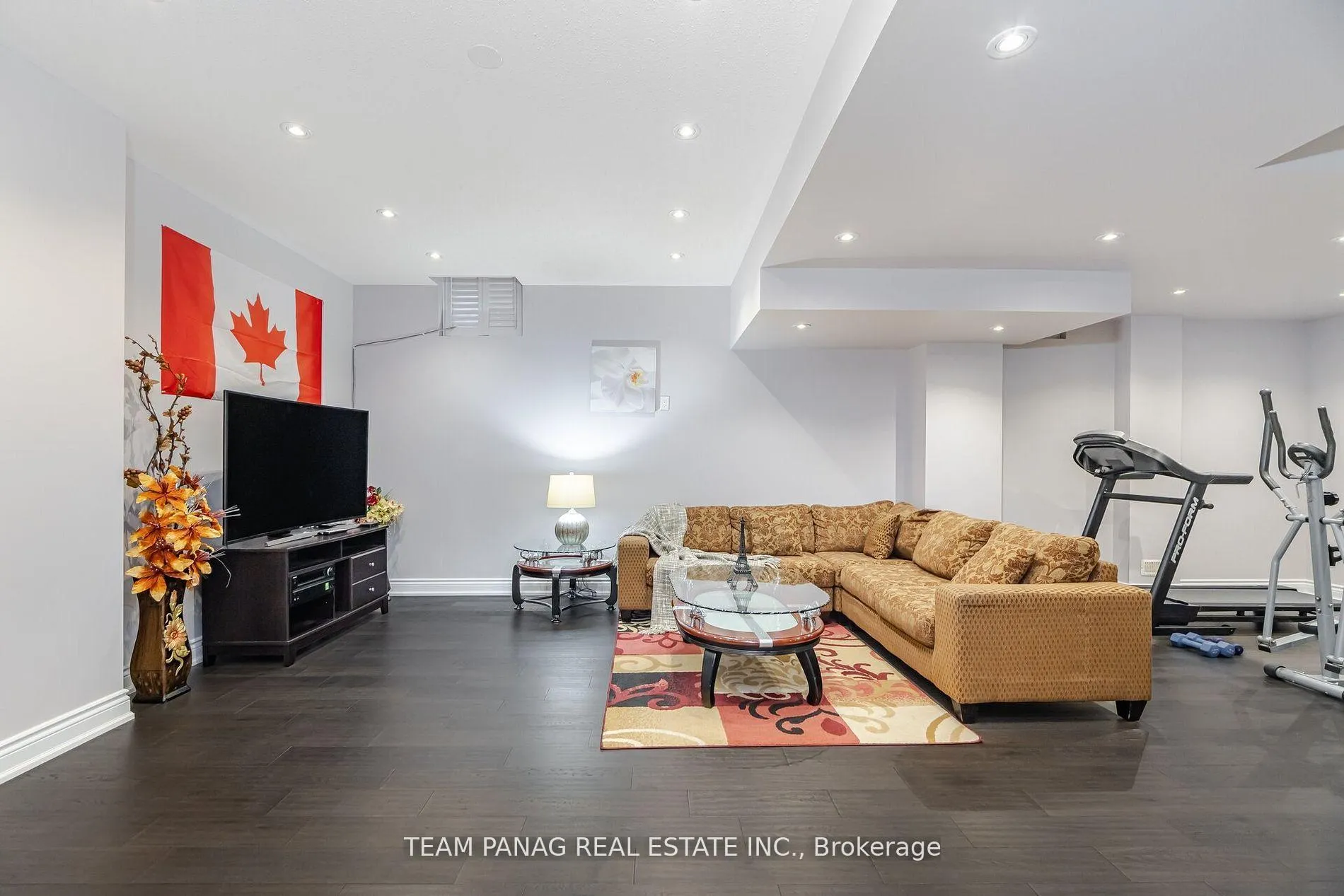 Photo 42 of 76 Balderson Drive, Vaughan, Kleinburg — HOMEH