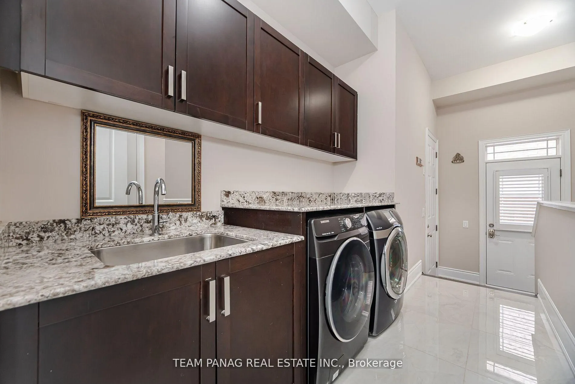 Photo 46 of 76 Balderson Drive, Vaughan, Kleinburg — HOMEH