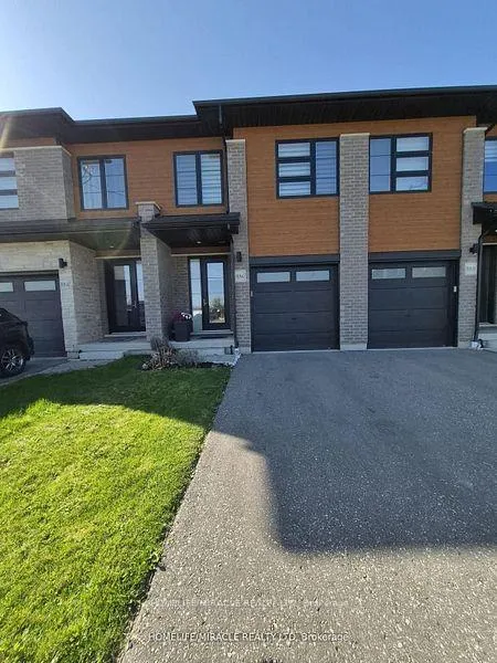 Photo 3 of 886 Robert Ferrie Drive, Kitchener — HOMEH