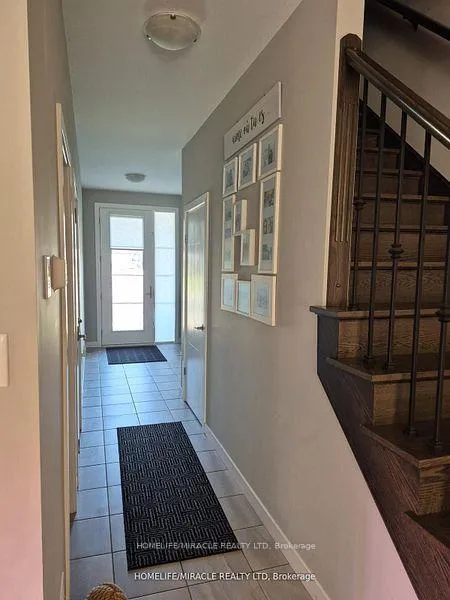 Photo 7 of 886 Robert Ferrie Drive, Kitchener — HOMEH