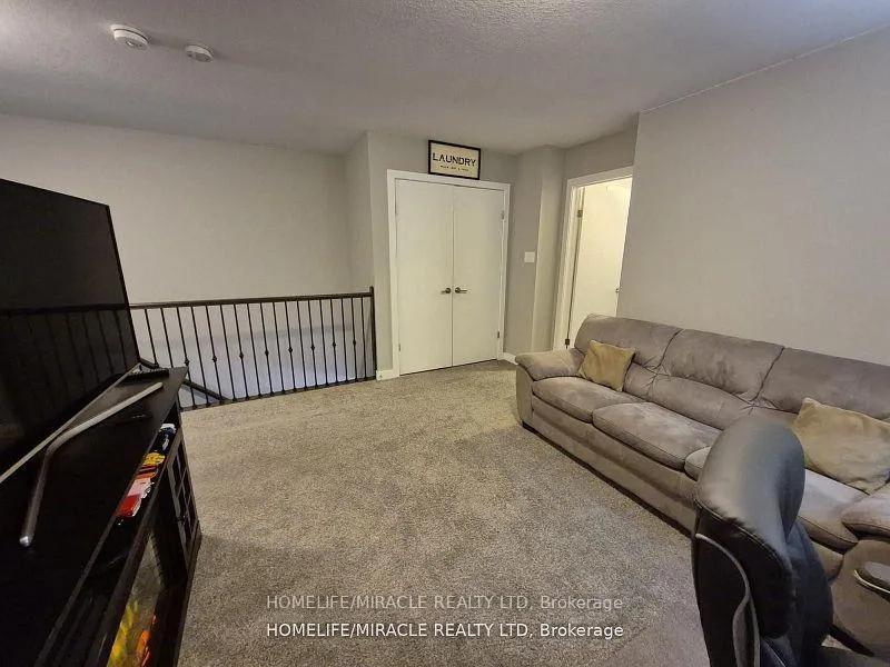 Photo 16 of 886 Robert Ferrie Drive, Kitchener — HOMEH