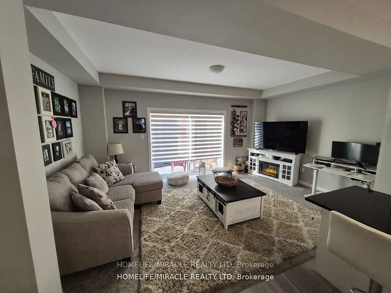 Photo 26 of 886 Robert Ferrie Drive, Kitchener — HOMEH