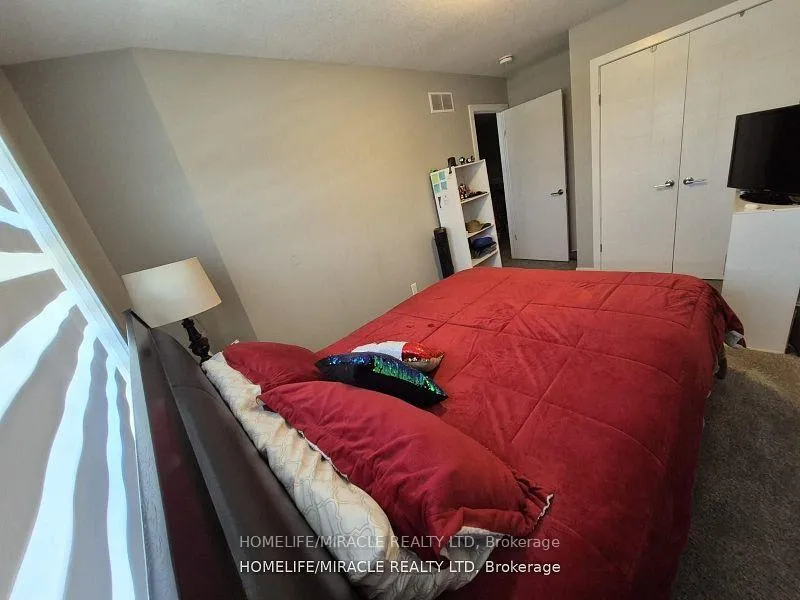 Photo 27 of 886 Robert Ferrie Drive, Kitchener — HOMEH