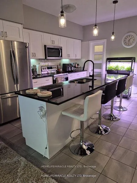 Photo 29 of 886 Robert Ferrie Drive, Kitchener — HOMEH