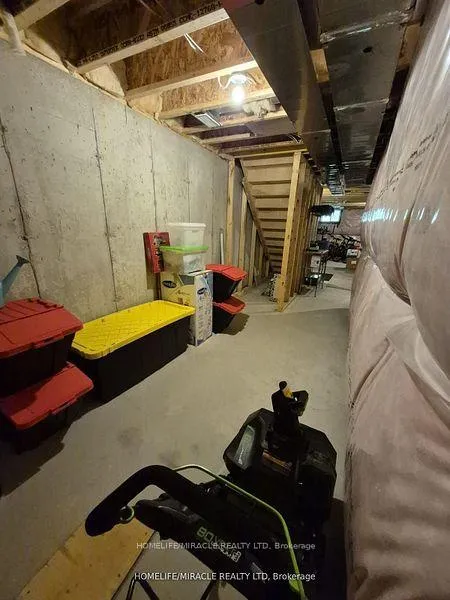 Photo 36 of 886 Robert Ferrie Drive, Kitchener — HOMEH