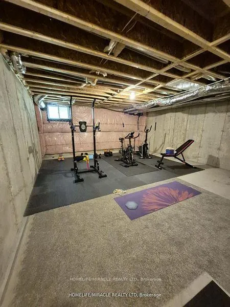 Photo 38 of 886 Robert Ferrie Drive, Kitchener — HOMEH