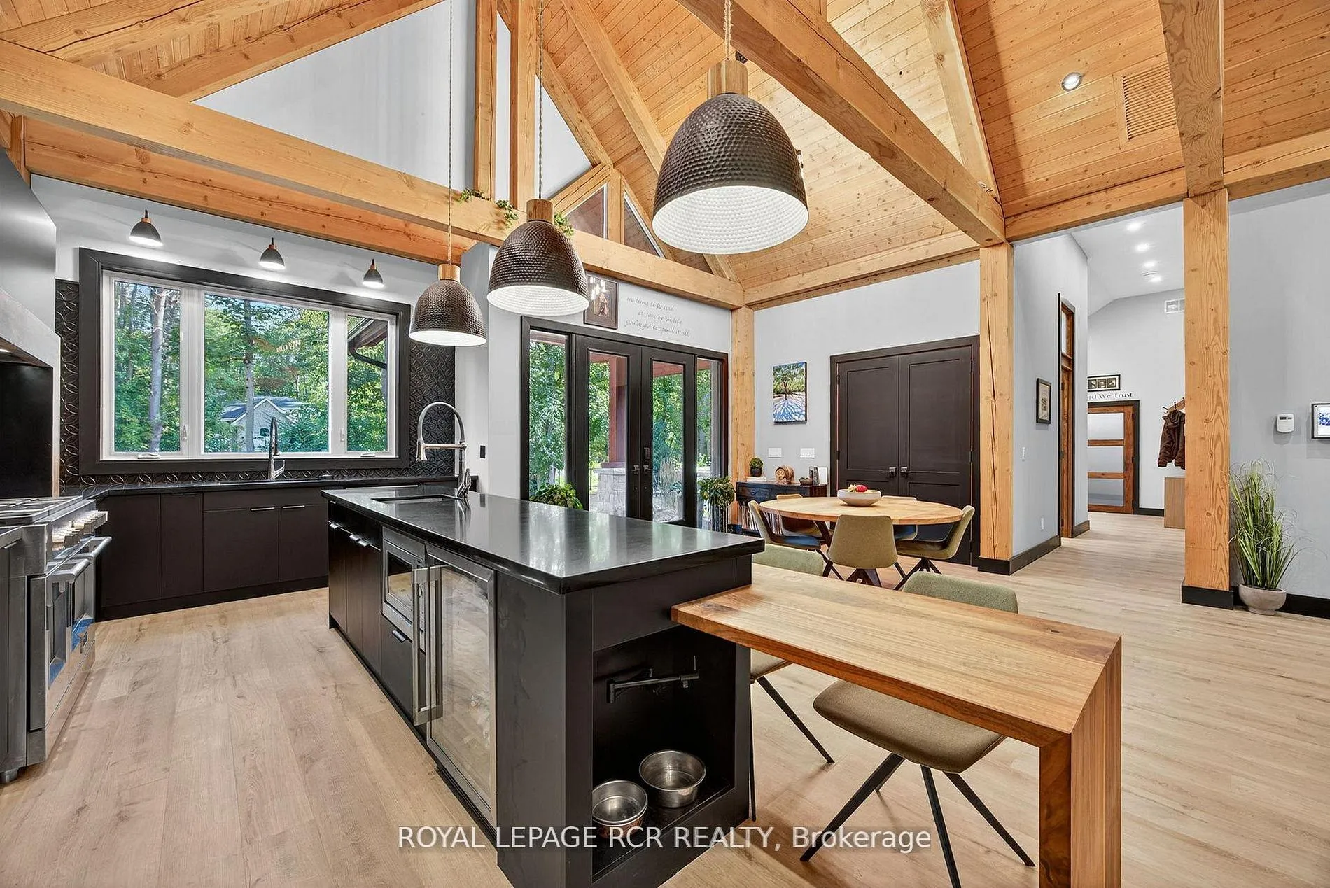 Photo 8 of 1031 Xavier Street, Gravenhurst, Wood (Gravenhurst) — HOMEH