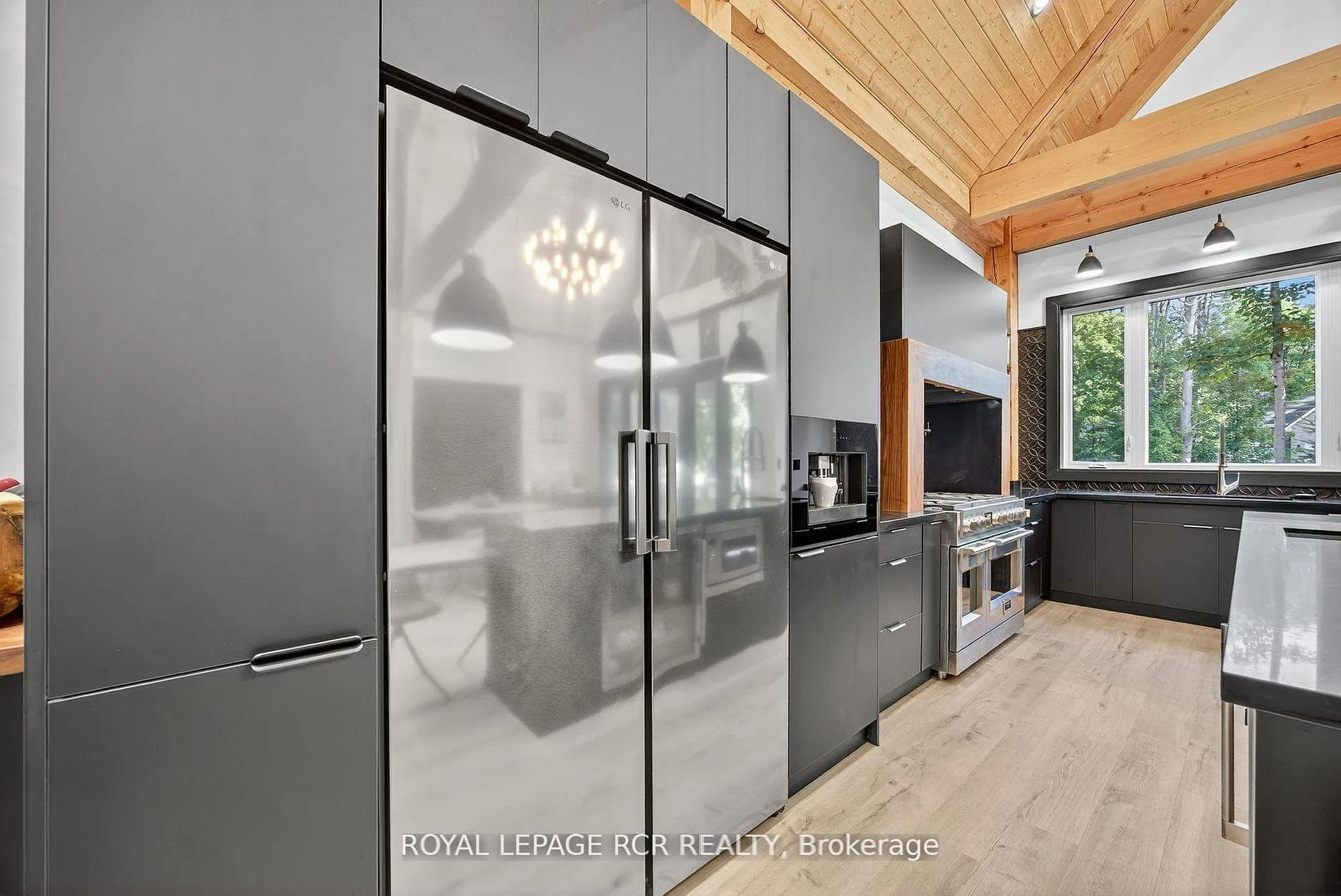 Photo 9 of 1031 Xavier Street, Gravenhurst, Wood (Gravenhurst) — HOMEH
