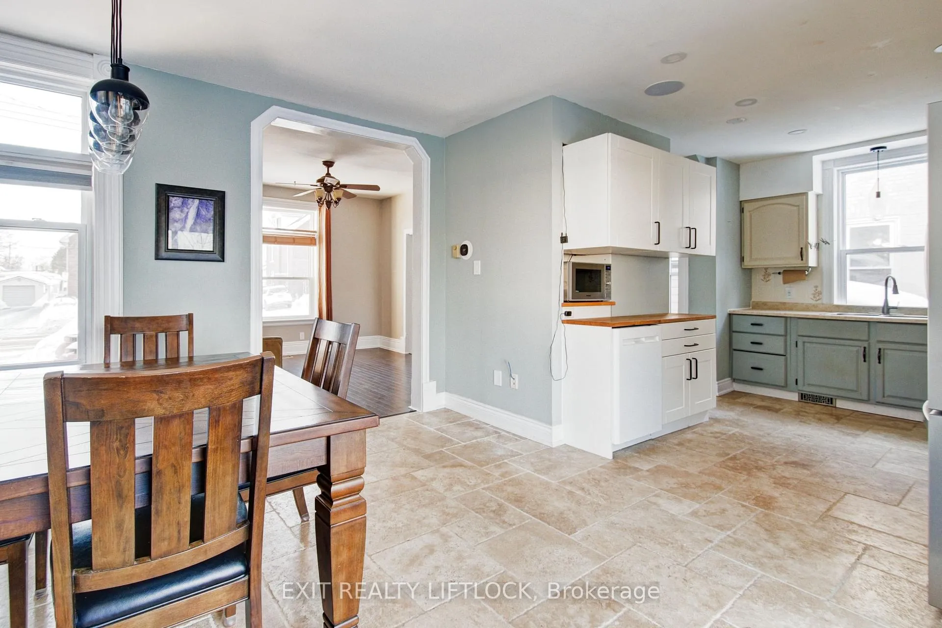 Photo 11 of 558 Chamberlain Street, Peterborough, Otonabee Ward 1 — HOMEH