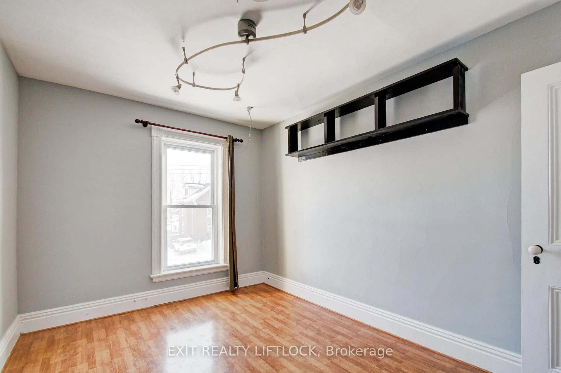 Photo 22 of 558 Chamberlain Street, Peterborough, Otonabee Ward 1 — HOMEH