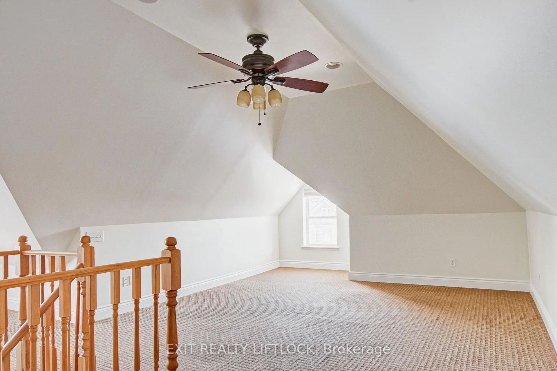 Photo 25 of 558 Chamberlain Street, Peterborough, Otonabee Ward 1 — HOMEH
