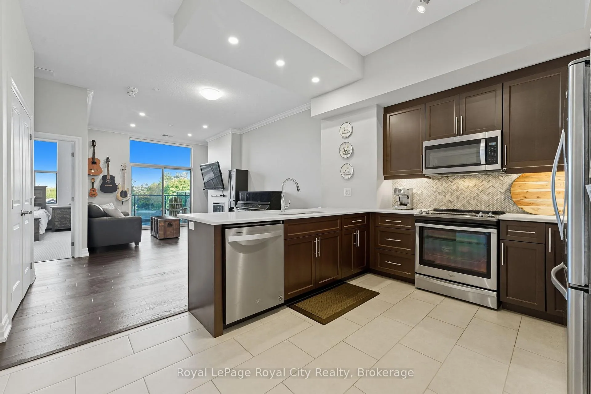Photo 3 of Unit 111, 1878 Gordon Street, Guelph, Pineridge/Westminster Woods — HOMEH
