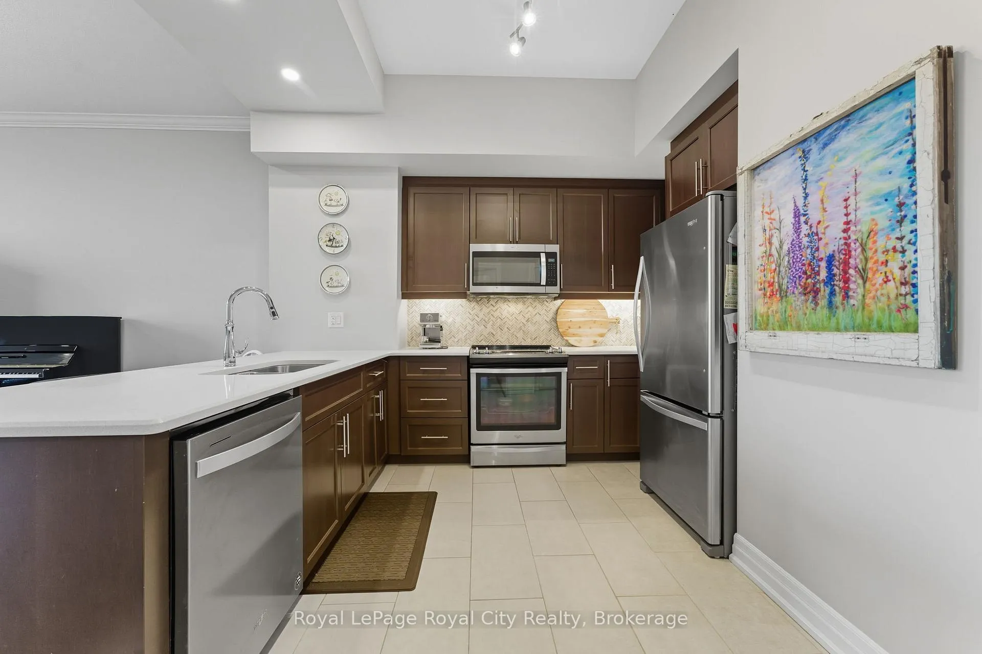 Photo 4 of Unit 111, 1878 Gordon Street, Guelph, Pineridge/Westminster Woods — HOMEH