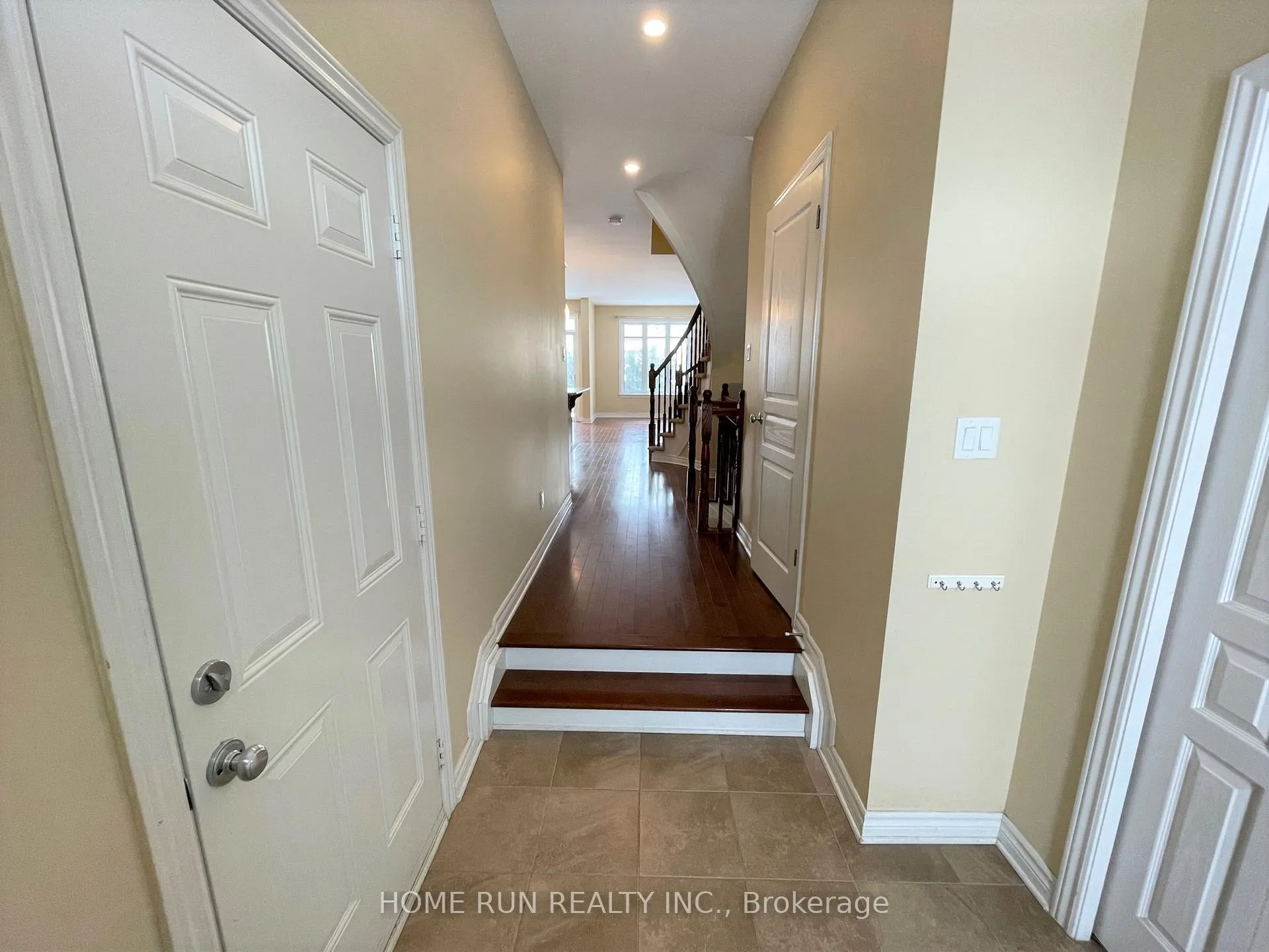 Photo 2 of 15 Madelon Drive, Ottawa, Barrhaven - Longfields — HOMEH