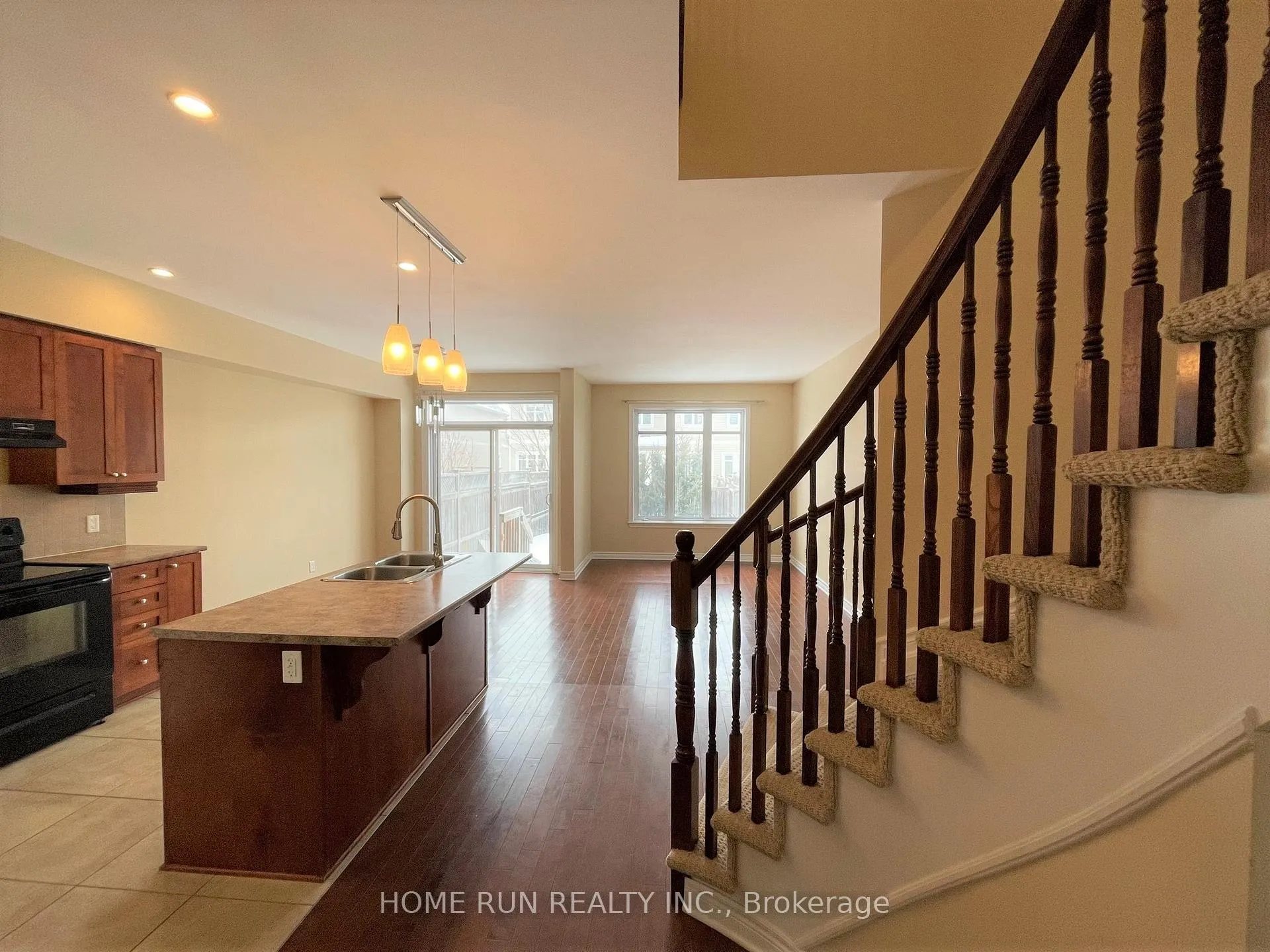 Photo 3 of 15 Madelon Drive, Ottawa, Barrhaven - Longfields — HOMEH