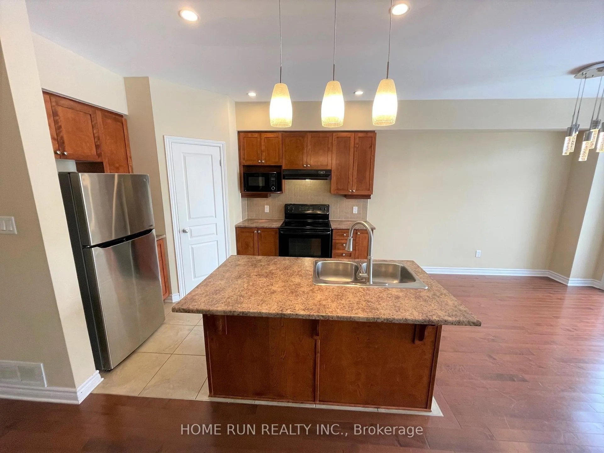 Photo 9 of 15 Madelon Drive, Ottawa, Barrhaven - Longfields — HOMEH