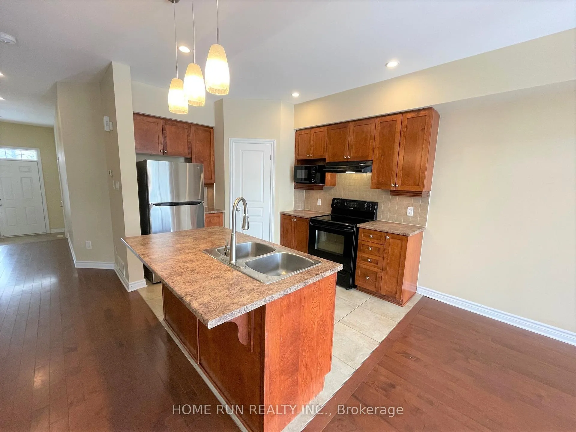 Photo 10 of 15 Madelon Drive, Ottawa, Barrhaven - Longfields — HOMEH