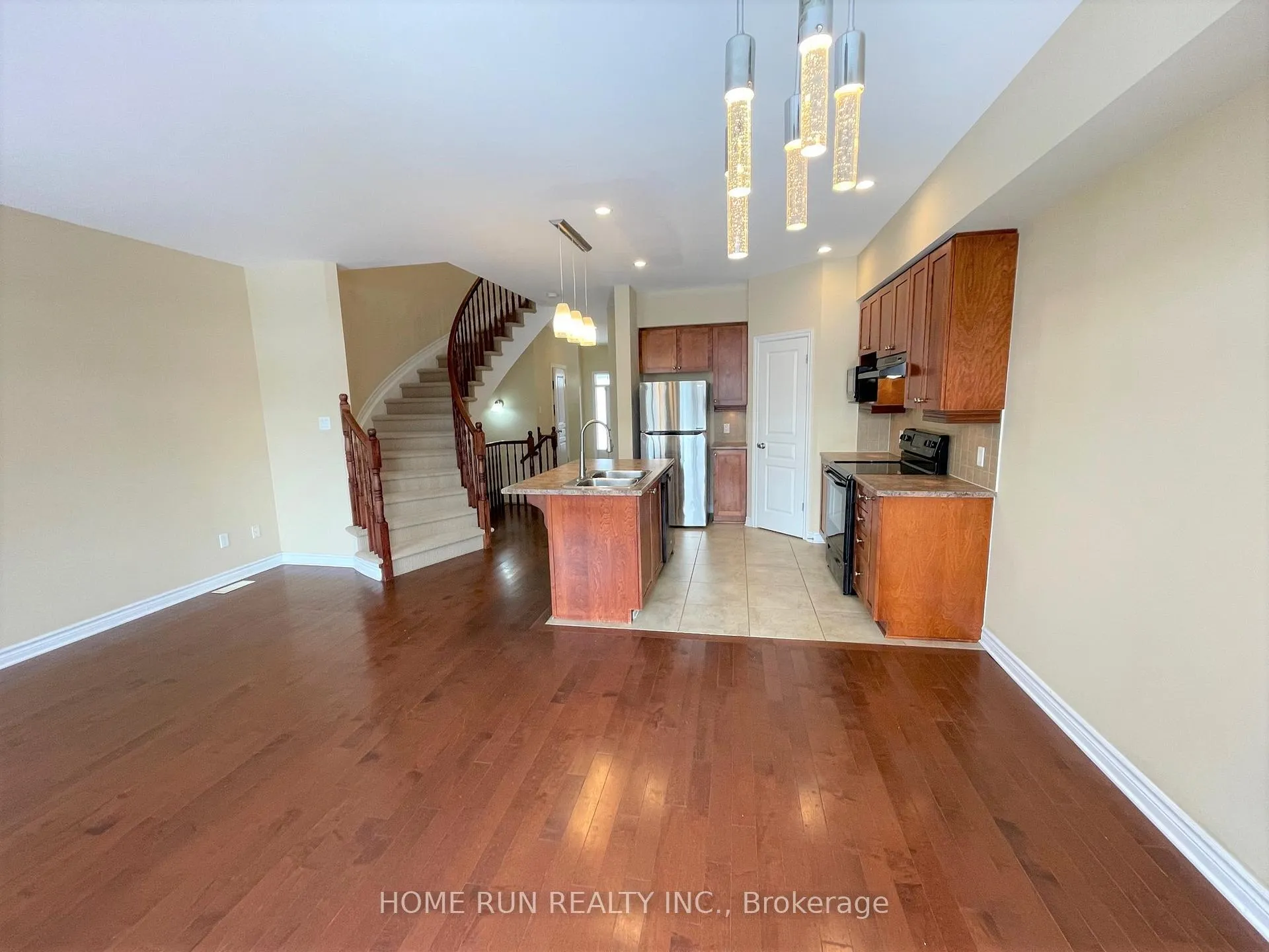 Photo 12 of 15 Madelon Drive, Ottawa, Barrhaven - Longfields — HOMEH