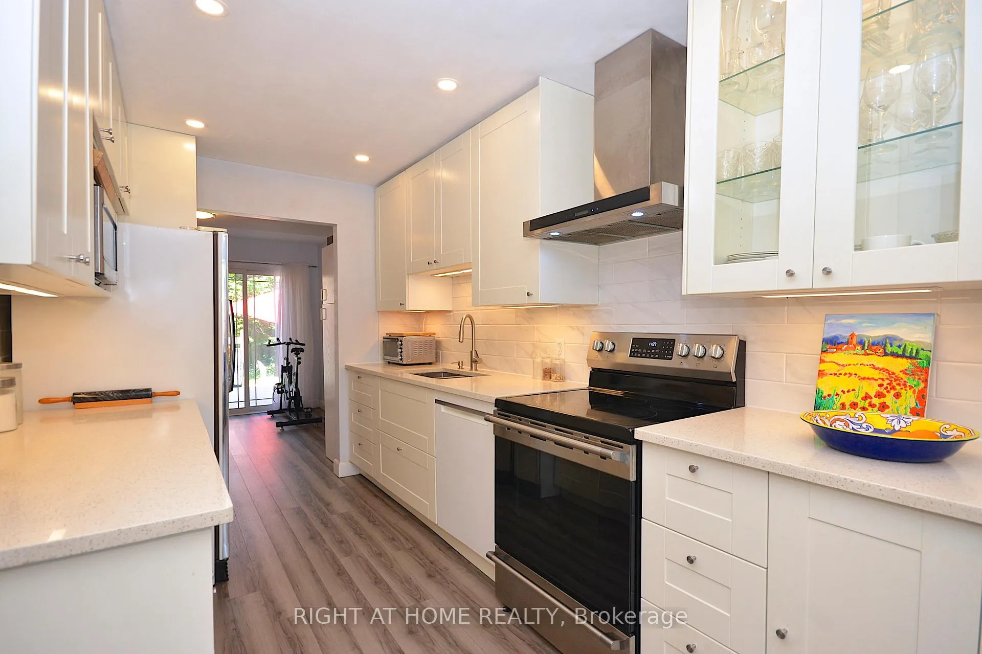Photo 3 of 77 Winchester Drive, Ottawa, Kanata - Glencairn/Hazeldean — HOMEH