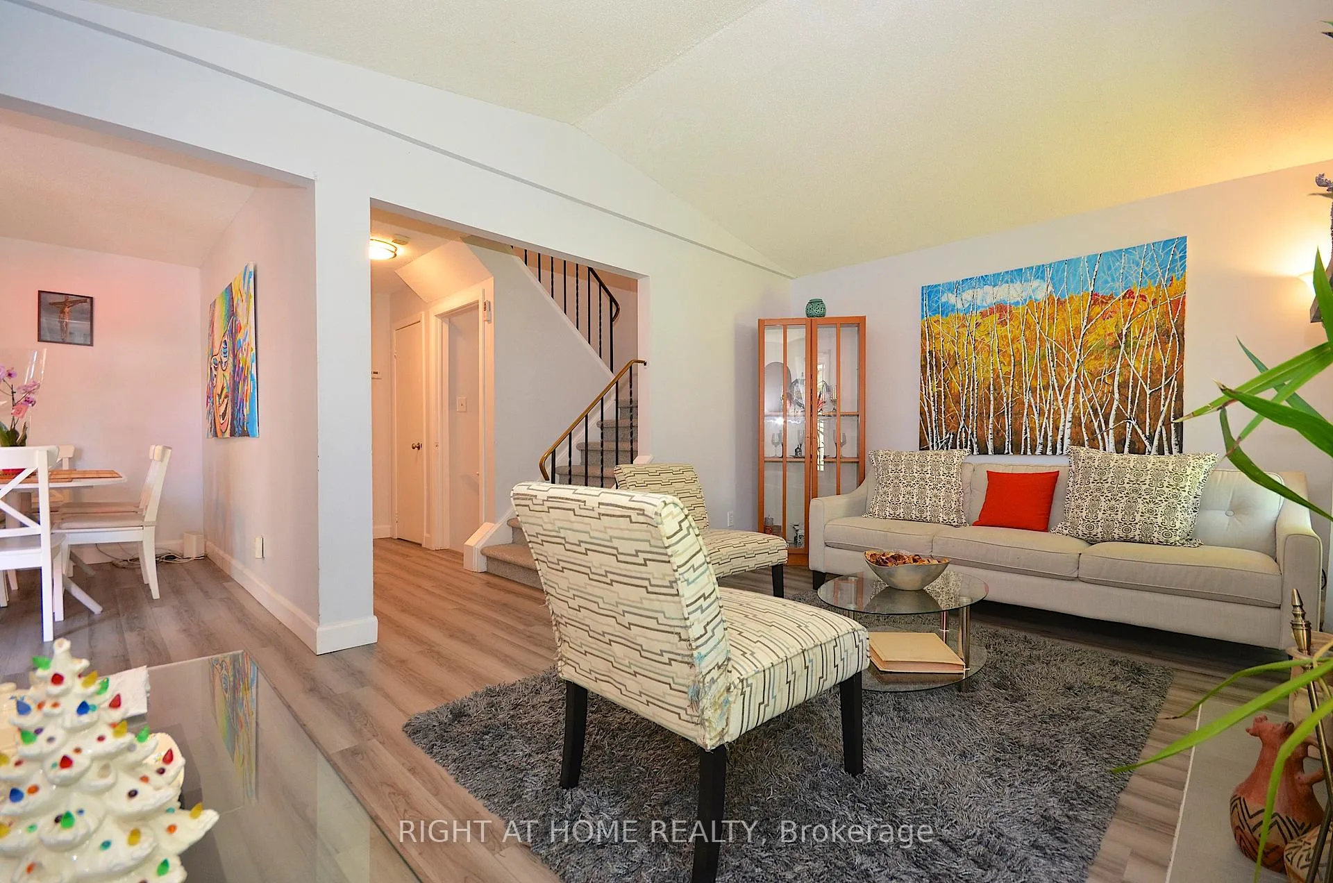 Photo 10 of 77 Winchester Drive, Ottawa, Kanata - Glencairn/Hazeldean — HOMEH