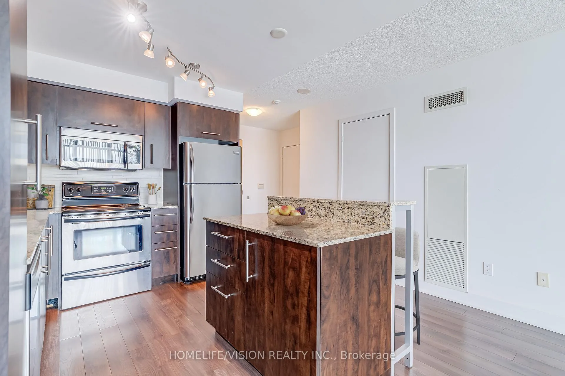 Photo 3 of Unit 1907, 1048 Broadview Avenue, Toronto, Broadview North — HOMEH