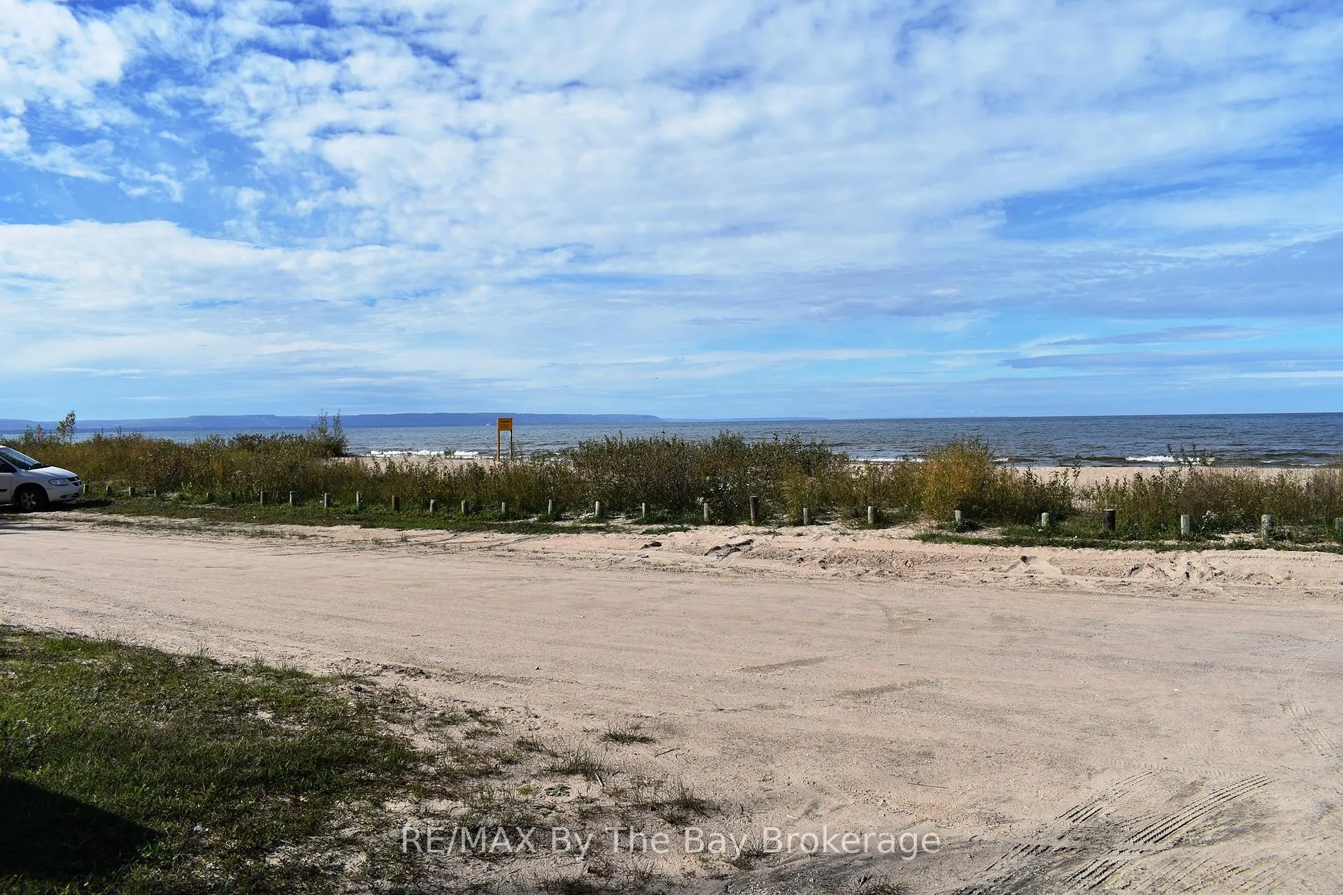 Photo 6 of Unit Studio suite, 332 Coastline Drive, Wasaga Beach — HOMEH