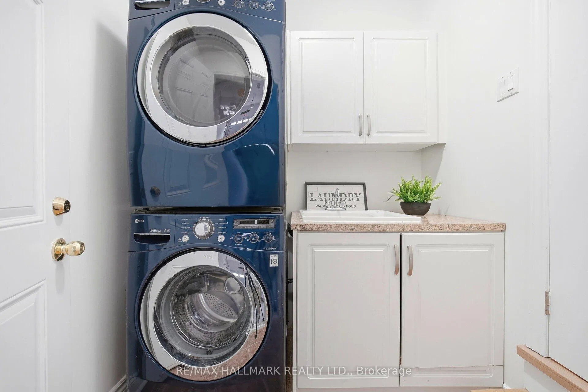 Photo 14 of 4A Holborne Avenue, Toronto, Danforth Village-East York — HOMEH