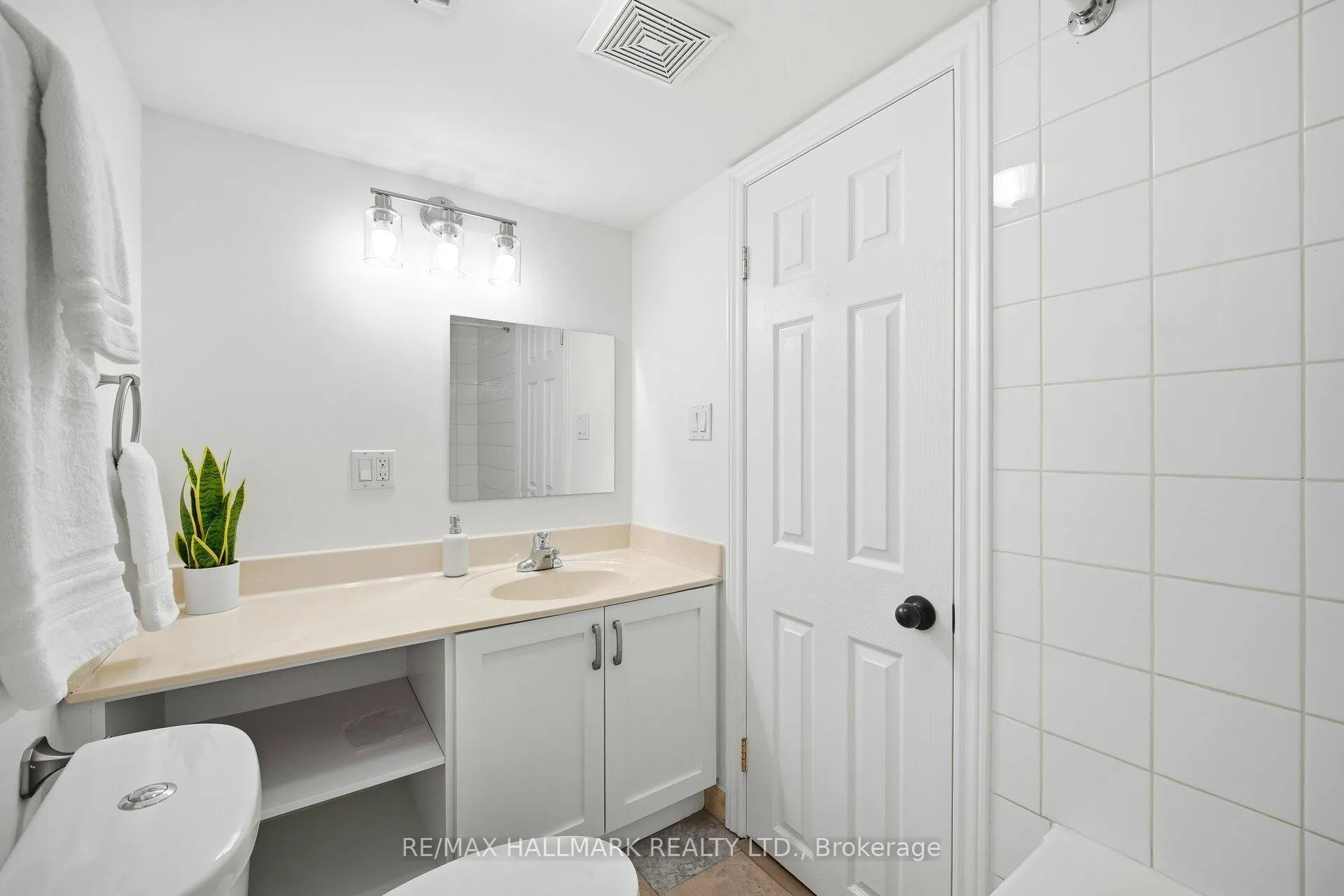Photo 40 of 4A Holborne Avenue, Toronto, Danforth Village-East York — HOMEH