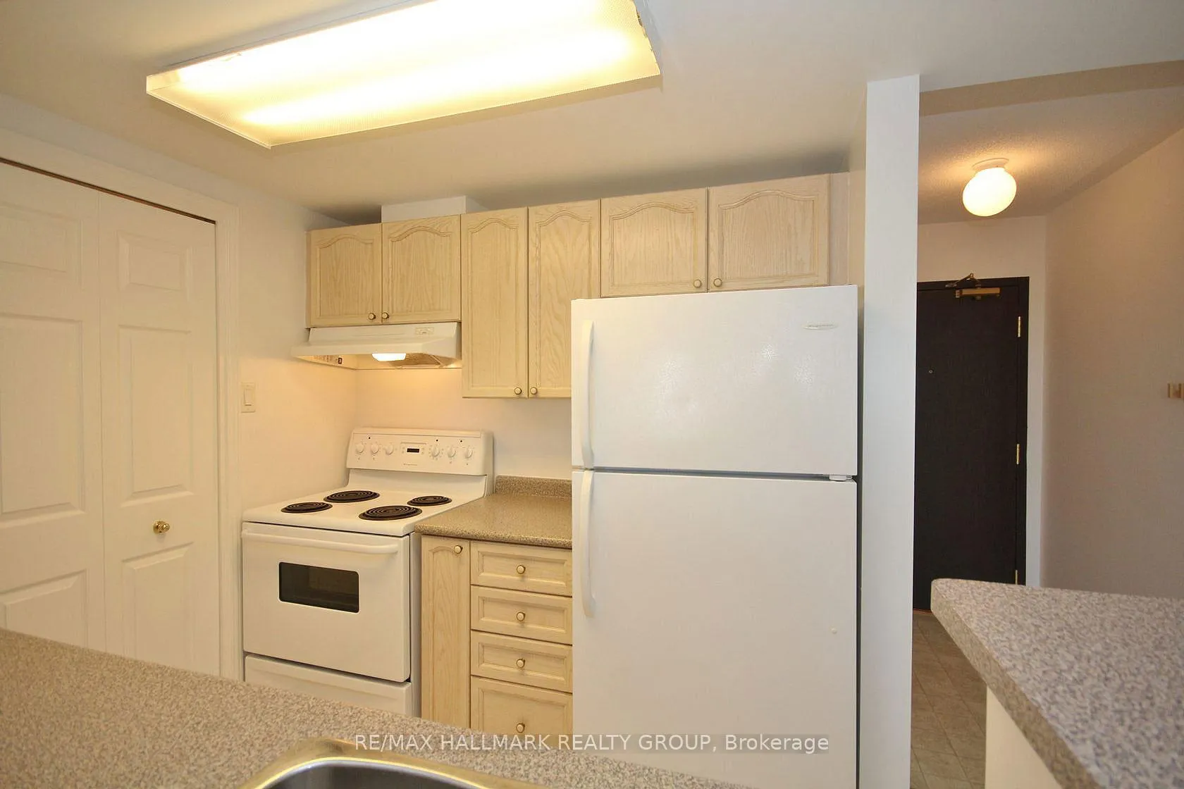 Photo 10 of Unit 5G, 310 Central Park Drive, Ottawa, Central Park — HOMEH